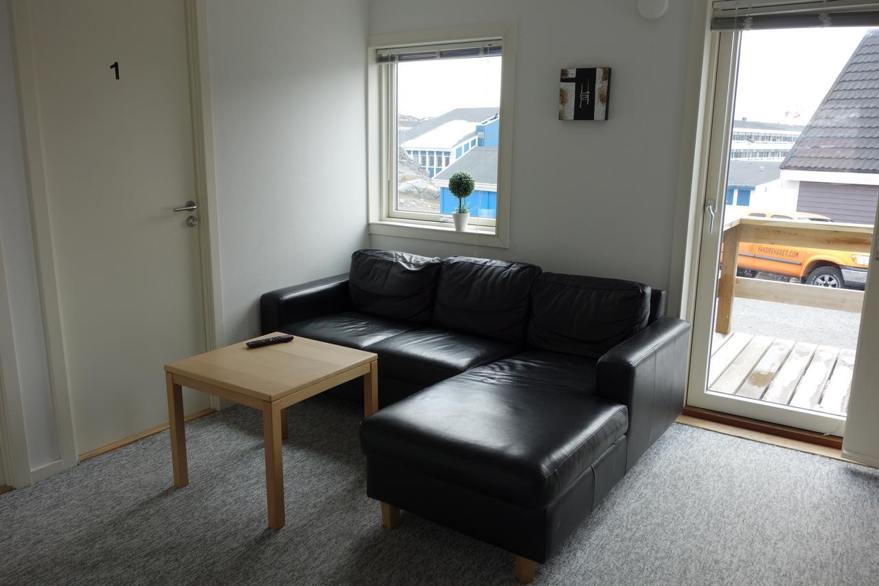 Vandrehuset 4 Nuuk Exterior foto